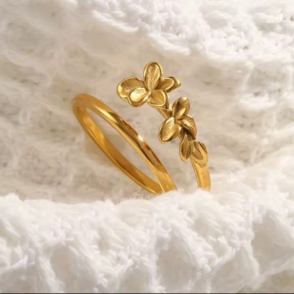 Gold Flower Opening Ring Cute Gold Jewelry
Adjustable Stainless Steel - Picture 3 of 9